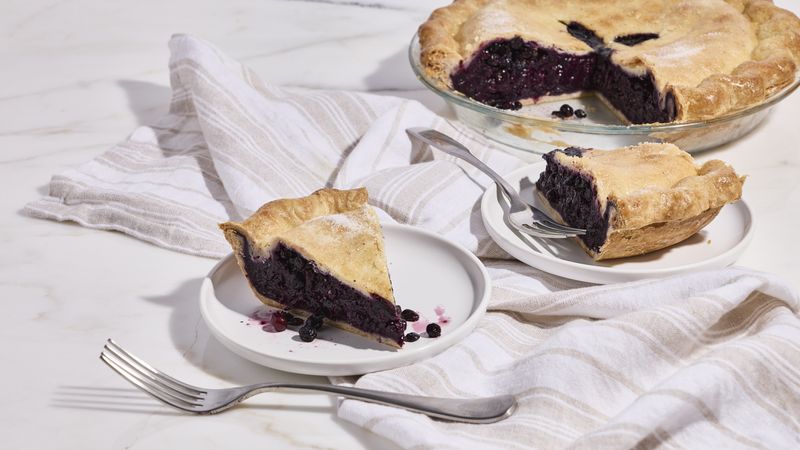 Blueberry Pie: A Classic American Dessert with Easy Baking Tips